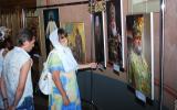 После службы в нижнем храме собора открылась выставка Санкт-Петербургской Свято-Троицкой Александро-Невской лавры